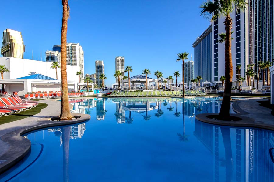 WGLV-Gallery-Pool-Day-900x600px (1)