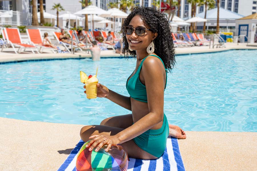 WGLV-Gallery-Pool-Girl-900x600px (1)