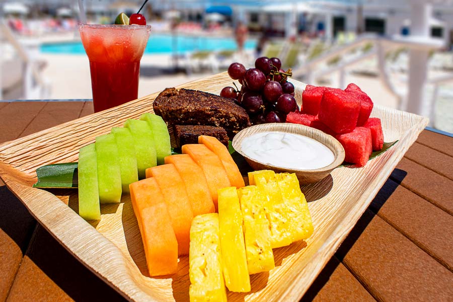 WGLV-Gallery-Pool-Lunch-900x600px (1)